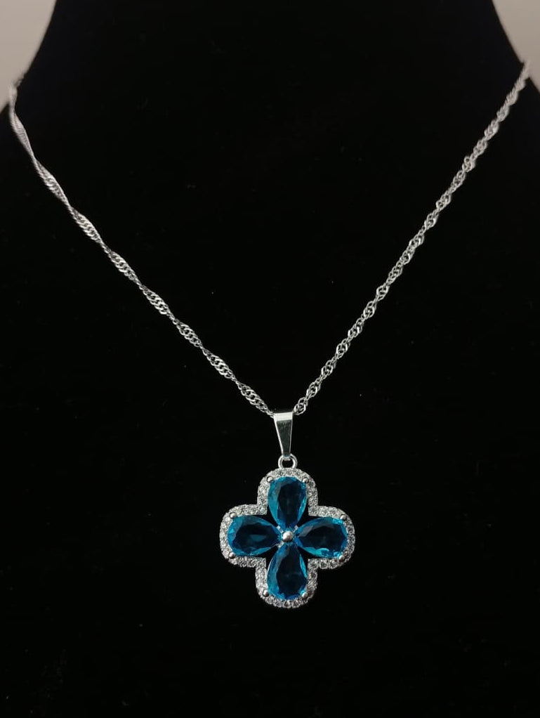 Collar Trébol Azul Oceánico